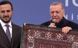 Cumhurbaşkanı Erdoğan, seccadeyi kaldırıp Kılıçdaroğlu’na göndermede bulundu